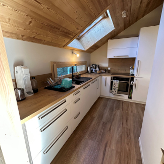 Cuisine blanche et bois