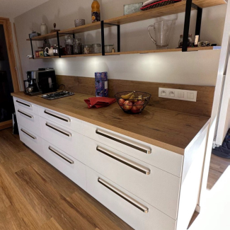 Cuisine blanche et bois