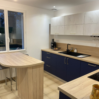 Cuisine bleue et bois