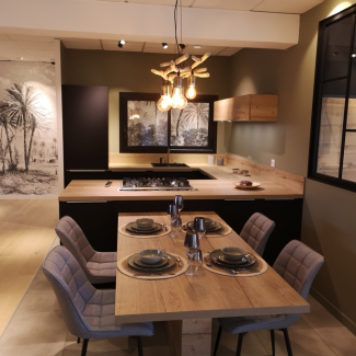 Cuisine en u bois noir mat 