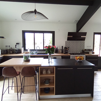 Cuisine noire et bois