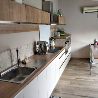 Cuisine blanche et bois