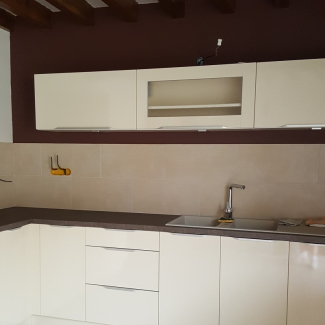 Cuisine blanc brillant