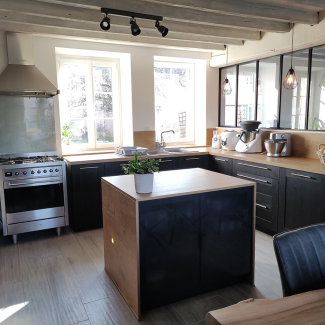 Cuisine noire et bois
