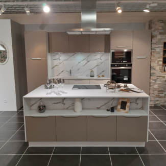 Cuisine blanche et taupe