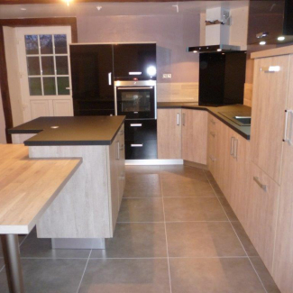 Réalisation de cuisines par Meubles Chalvignac à Valognes dans la Manche