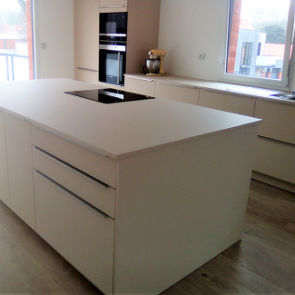 Cuisine effet porte bois à cadre