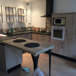 Exemple d'une cuisine réalisée par Cuisine et Carrelage à Etalondes