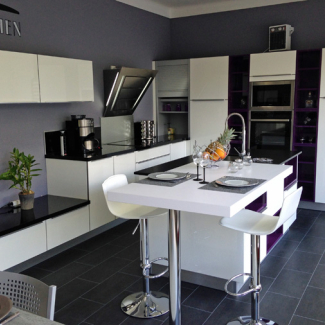 Cuisine moderne réalisée par Prestige Décoration dans le Calvados