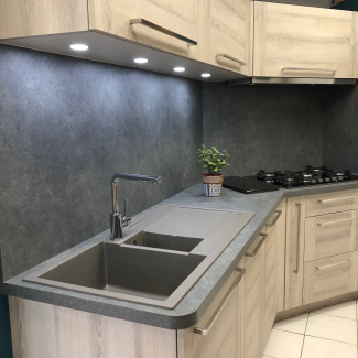 Cuisine grise et bois